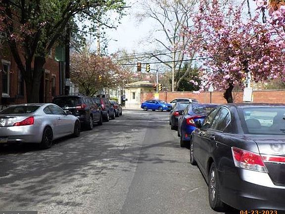 4th image of 5320 Kershaw St