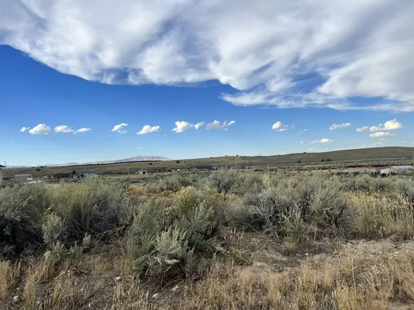 609 Westcott Dr, Spring Creek, NV 89815