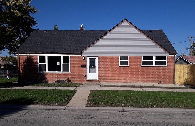 1st image of 1801 N 40th Ave