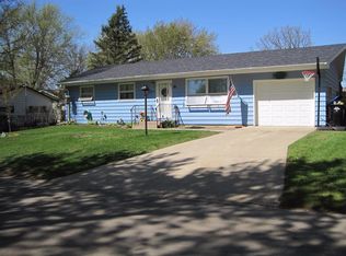 719 Hyland Ave, Cherokee, IA 51012