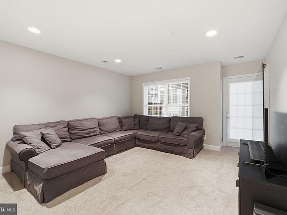 4th image of 14671 Crossfield Way