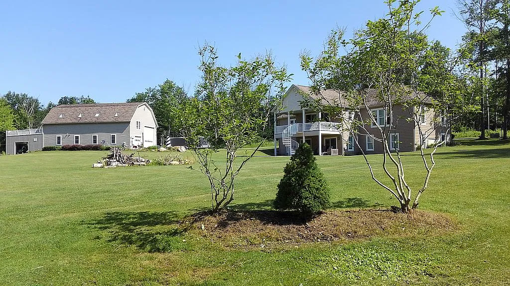 3585 Driftwood Rd photo 1