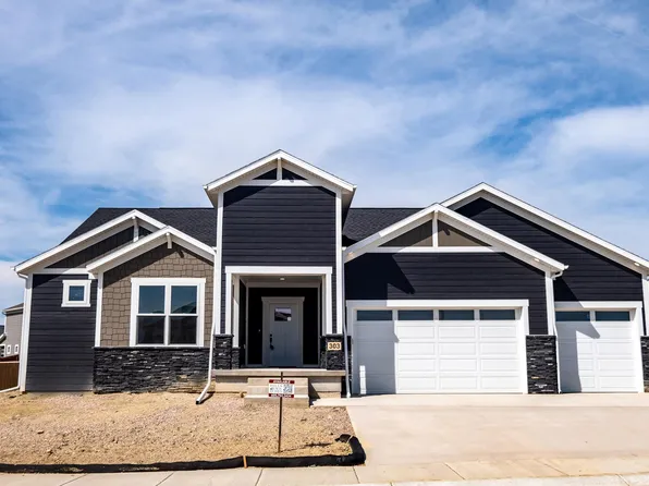 303 Miriam Ct, Raqpid City, SD 57703