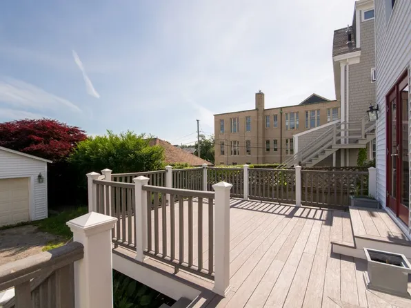 11 Harrison Ave, Newport, RI 02840