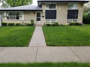 121 Michael Mnr, Glenview, IL 60025