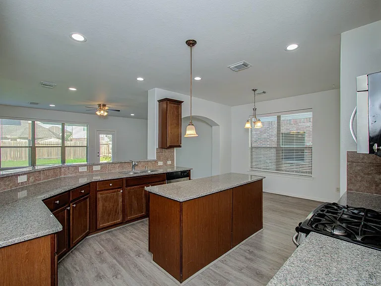 22314 Mosshall Ct — Photo 13