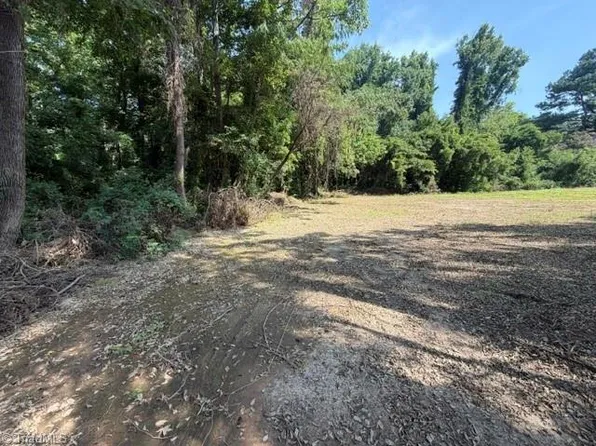 4729 Dippen Rd, Winston Salem, NC 27105