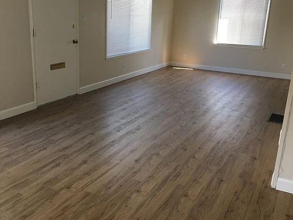 Living / Dining Room 2