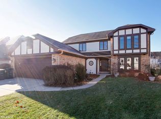8456 Buckingham Ct, Willow Springs, IL