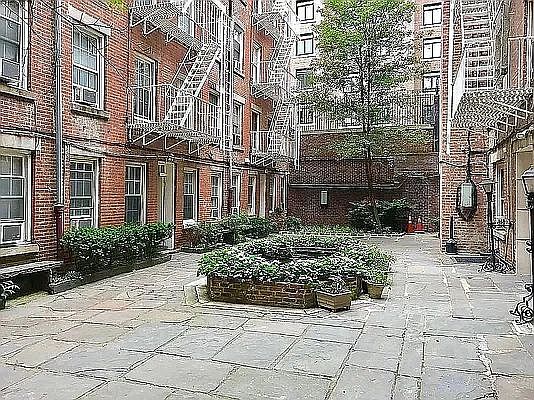 4th image of 224 Sullivan St APT B41
