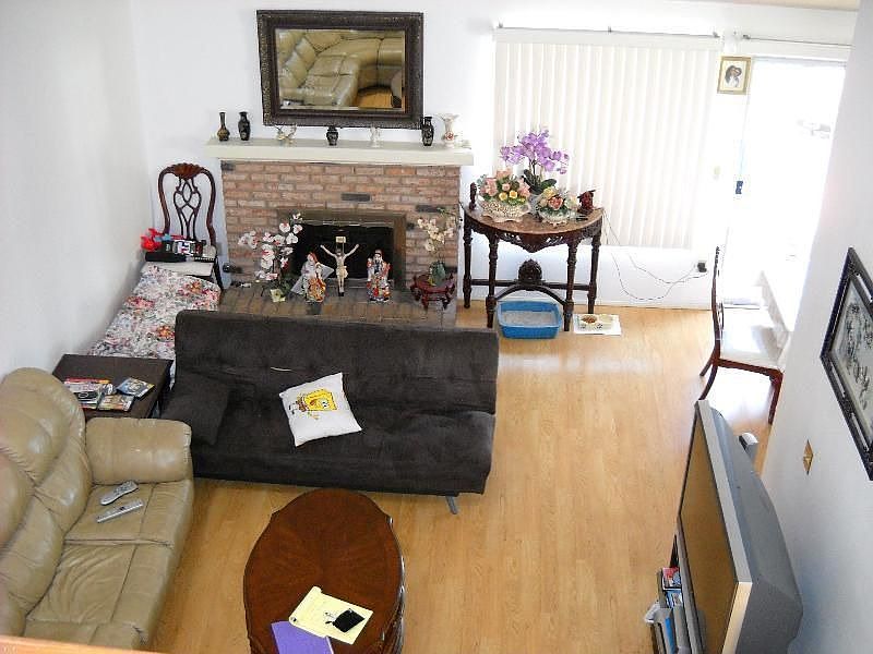 2nd image of 6949 Enborne Ln