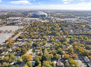 302 Burton Dr, Arlington, TX 76011