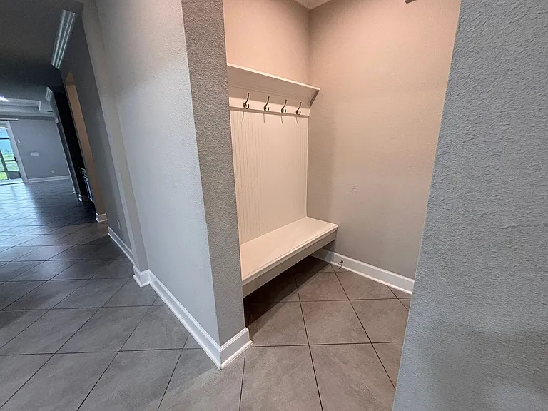 212 Willow Creek Ct — Photo 8