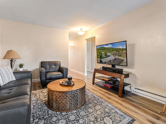 5th image of 1402 McNally Dr #B