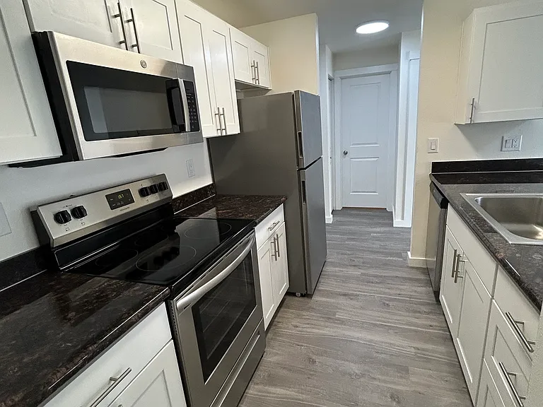 Olympic View Apartments — Photo 30