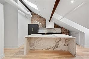 4th image of 619 Royal St