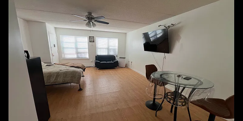 Rented by Mega Suite Realty | media 1
