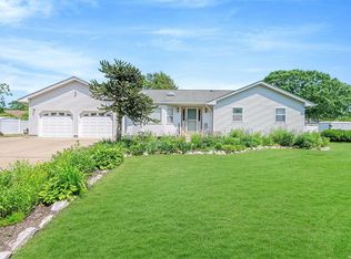 121 Oak St, Medford, NY 11763