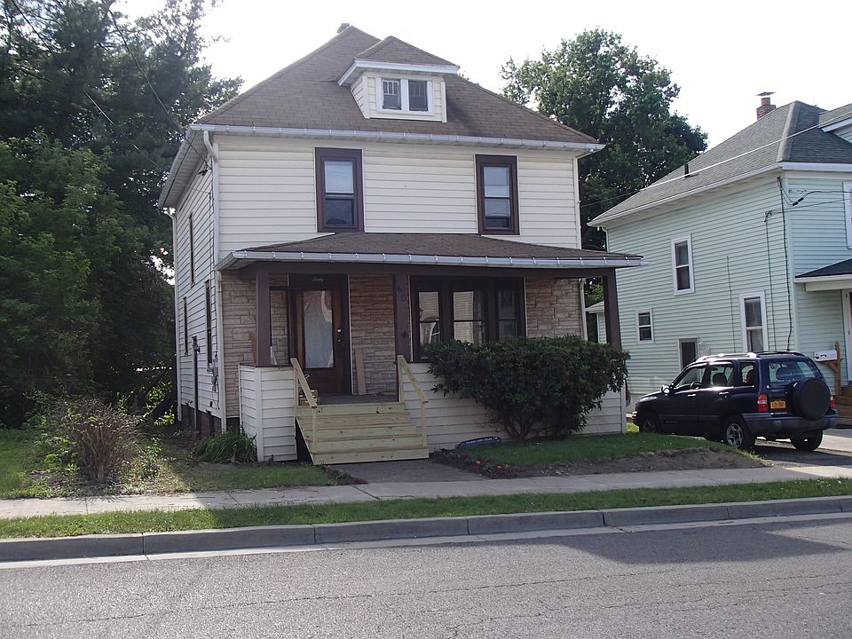 2nd image of 60 Burbank Ave