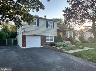 106 Woodlyn Ave, Willow Grove, PA 19090