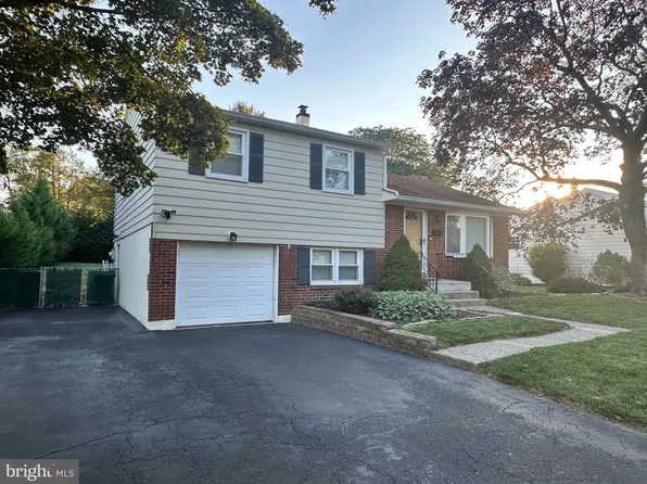 106 Woodlyn Ave, Willow Grove, PA 19090