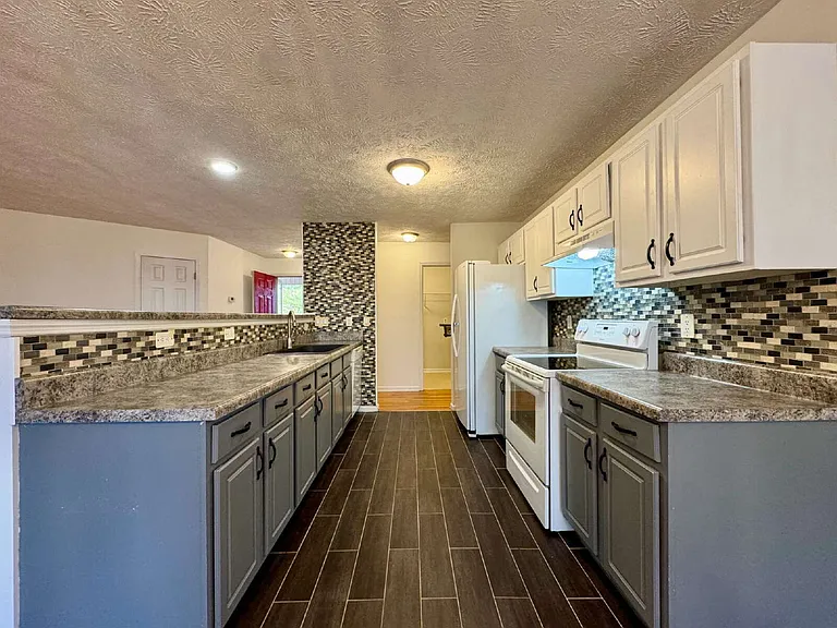 115 Zane Dr — Photo 7