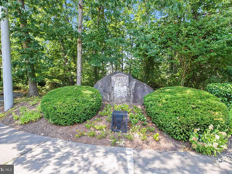 5913 Spruce Run Ct — Photo 54