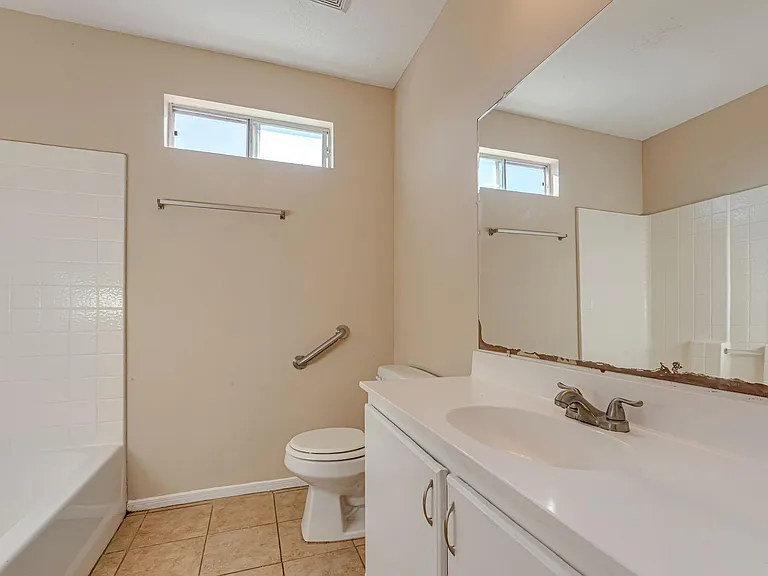 914 Chapwood Ct — Photo 17