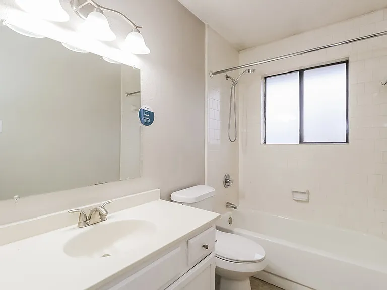 606 Clearwater Trl — Photo 15
