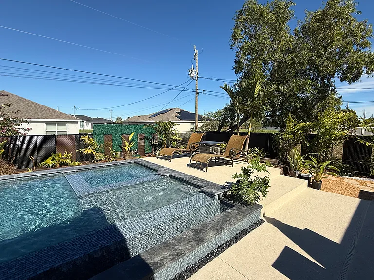 405 NW 4th St — Photo 23