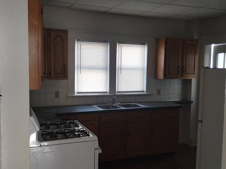 961 Home Ave — Photo 3