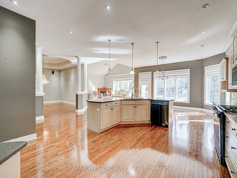 23 Hanover Ct — Photo 17