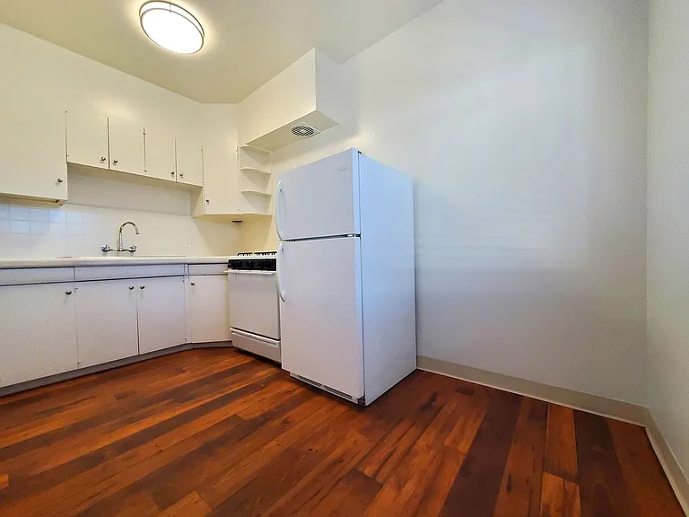1465 Grand Ave — Photo 106