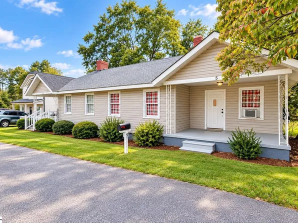 45 Ramsdale St, Belton, SC 29627