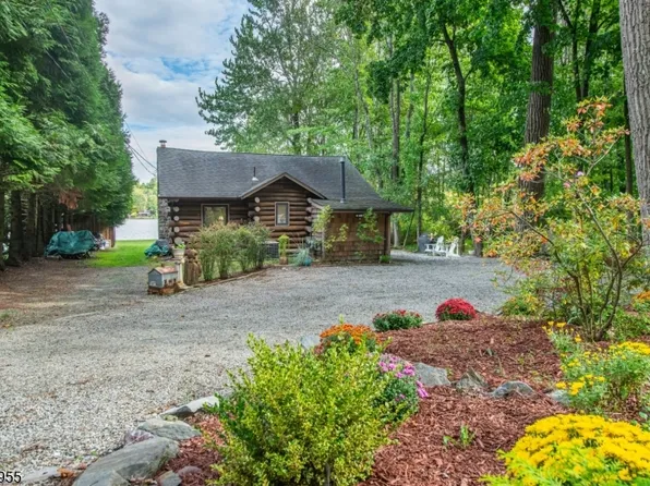 207 Bearfort Rd, West Milford Twp., NJ 07480