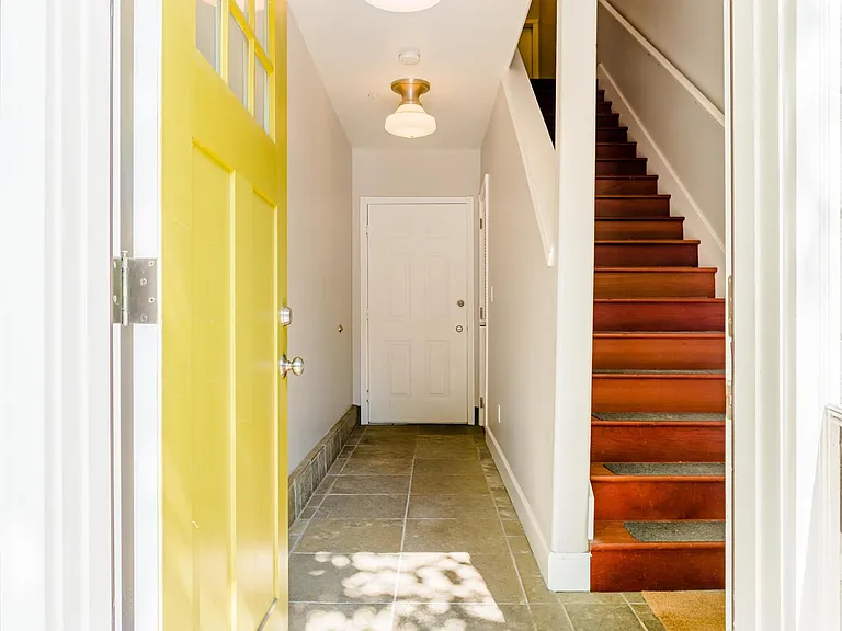 2565 NW Thurman St — Photo 14
