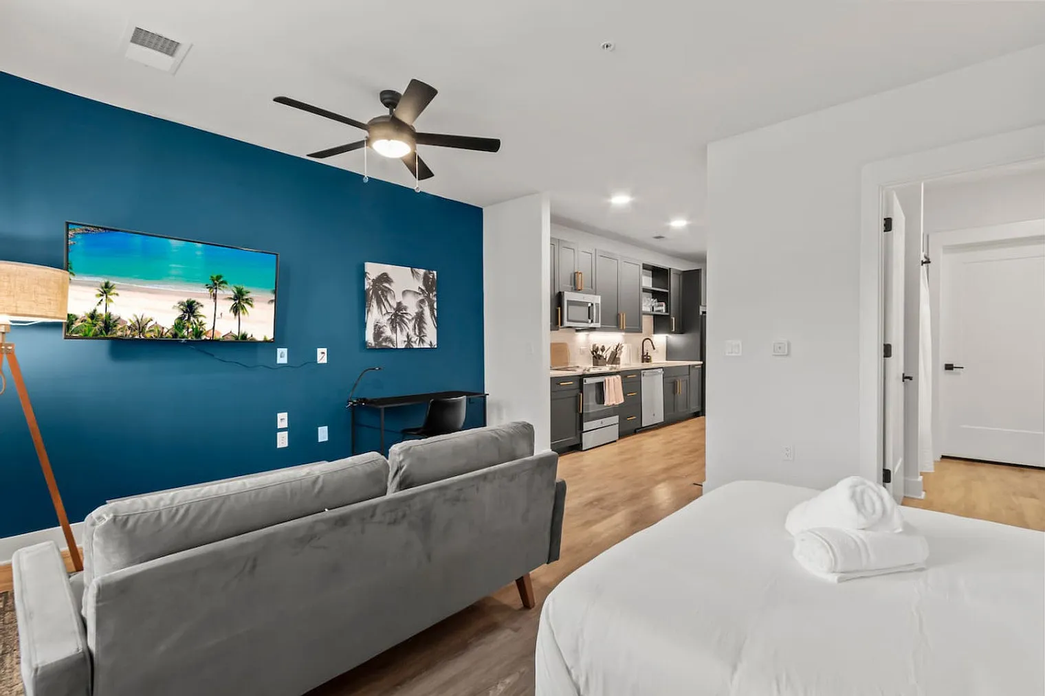 Studio, 1.0 bath, 602 sqft, $3,833 — Photo 2