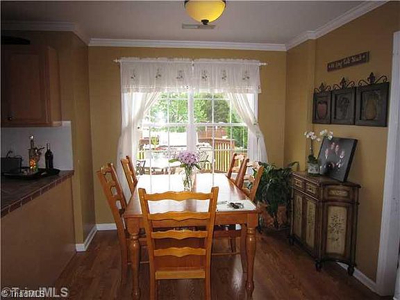 5th image of 680 Tuxford Dr