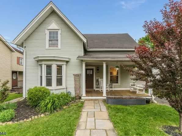 64 Brunswick Ave, Bloomsbury Boro, NJ 08804