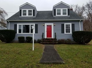 35 Smith St, Fairhaven, MA 02719