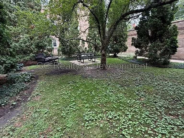 807 Reba Pl #G — Photo 10
