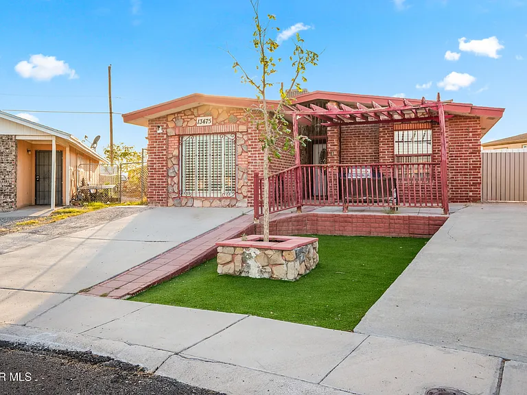 13475 Sunset Hills Dr — Photo 2