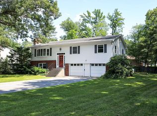 268 Rudgate Rd, Colchester, VT 05446