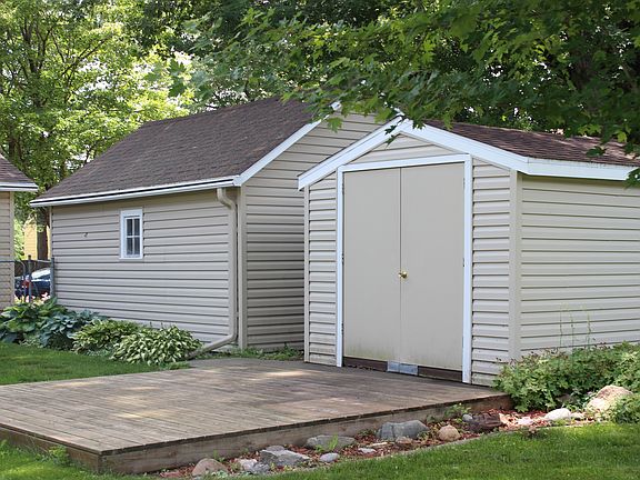 Shed
