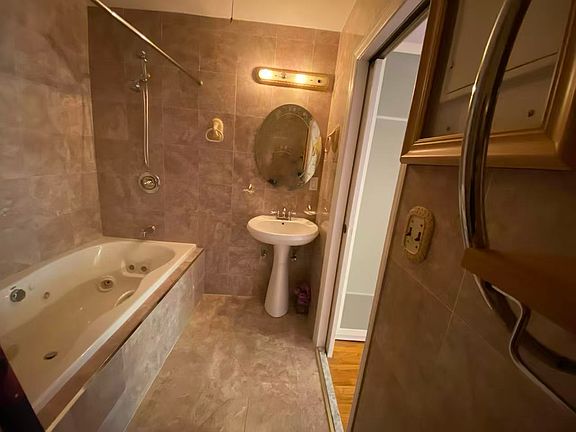 bathroom in master bedroom