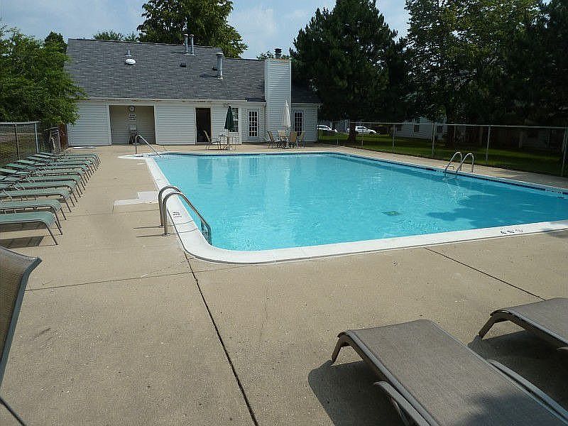 1st image of 1233 Ballantrae Pl APT A