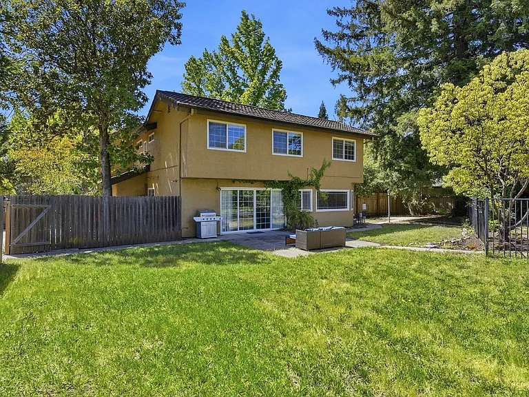 3283 Cambridge Rd — Photo 37