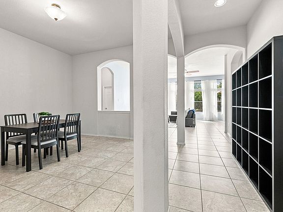 3rd image of 407 Chaparral Dr