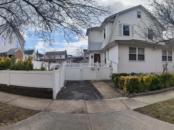 143-40 poplar Avenue, Flushing, NY 11355