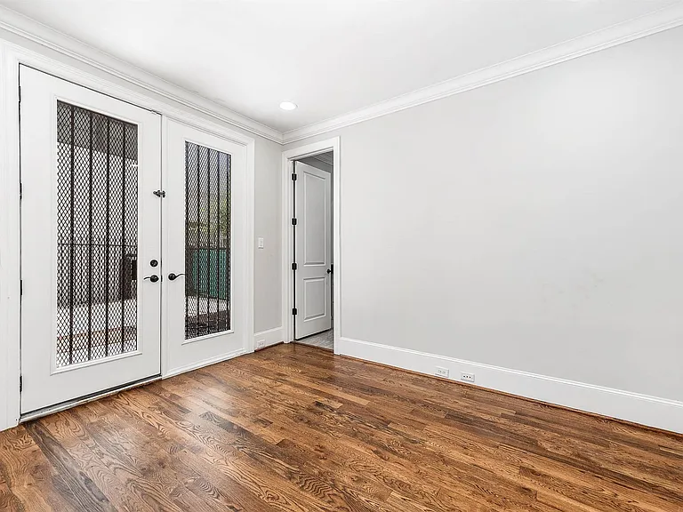 5733 Winsome Ln — Photo 24